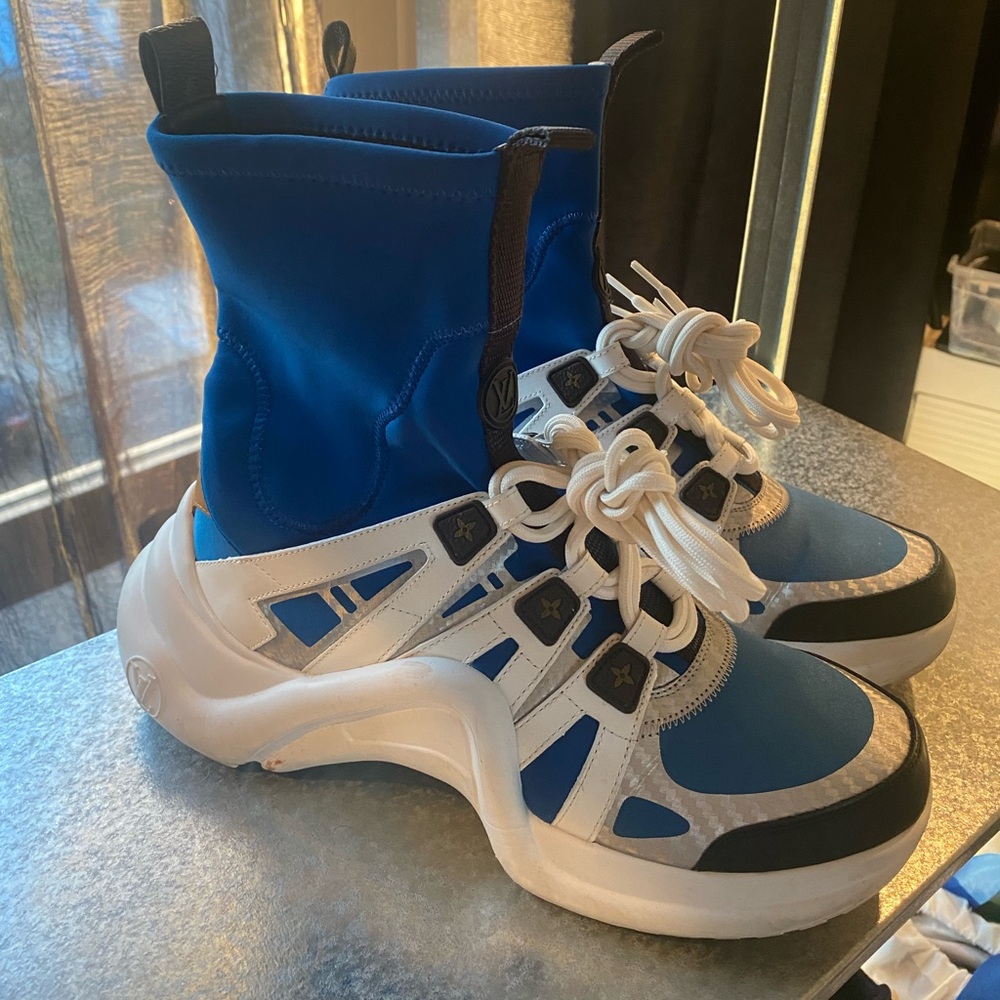 Louis Vuitton sneakers - Picture 1 of 4